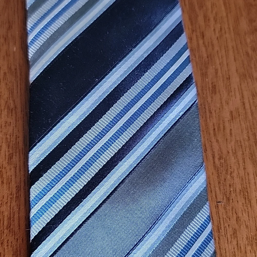 VAN Heusen Boys clip on 👔 Neck Tie BLUE & GRAY stain resistant